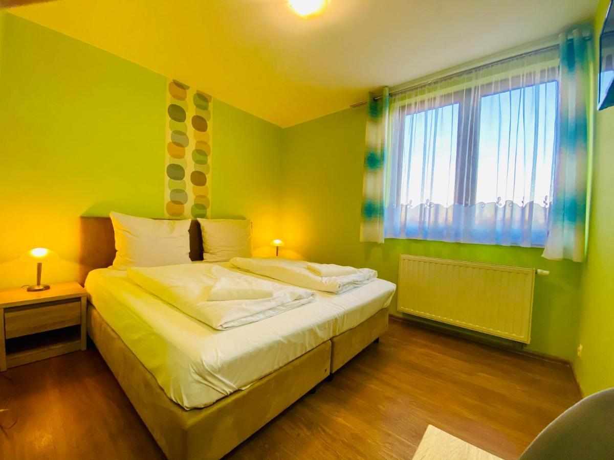 Zajazd Chata Staropolska Mszana Esterno foto